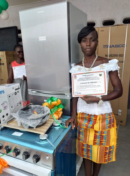 19/02/2020  Concours national de ptisserie: Liliane Cynthia  Sbri , remporte le prix d'excellence, et le ddie  ses professeurs